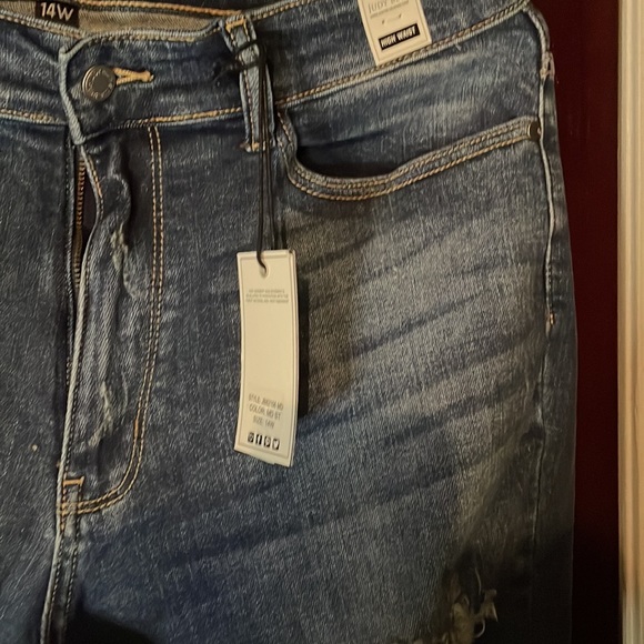 Meet your Posher, Saundra - Picture 9 of 16